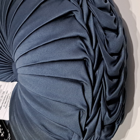 J. Queen New York Alexis Tufted Round Decorative Throw Pillow - Picture 5 of 7